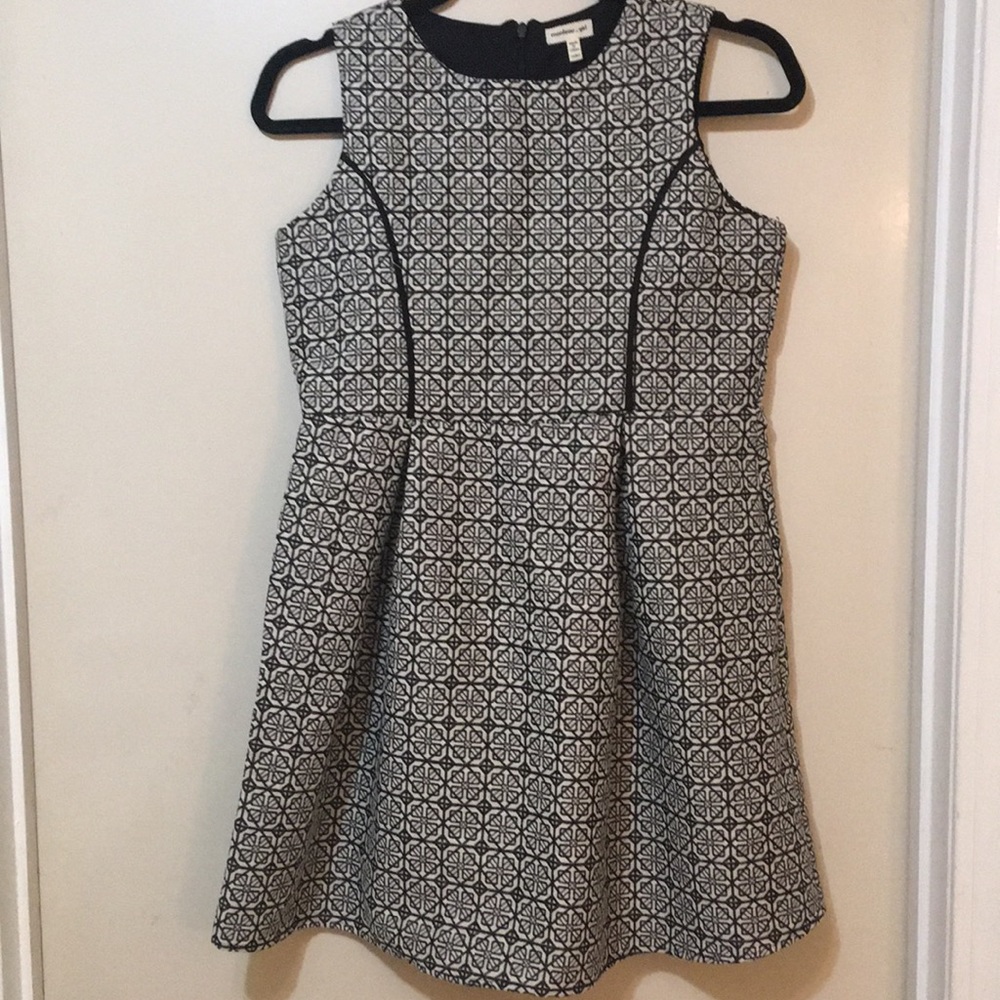 Not for Sale . Monteau Girls Black/White Sleeveless Dress Sz XL